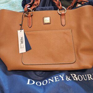 Dooney & Bourke tote